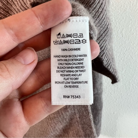 Rachel Zoe 2-Ply 100 Percent Cashmere Beige Sweater Classic Crewneck Size S - Picture 6 of 7